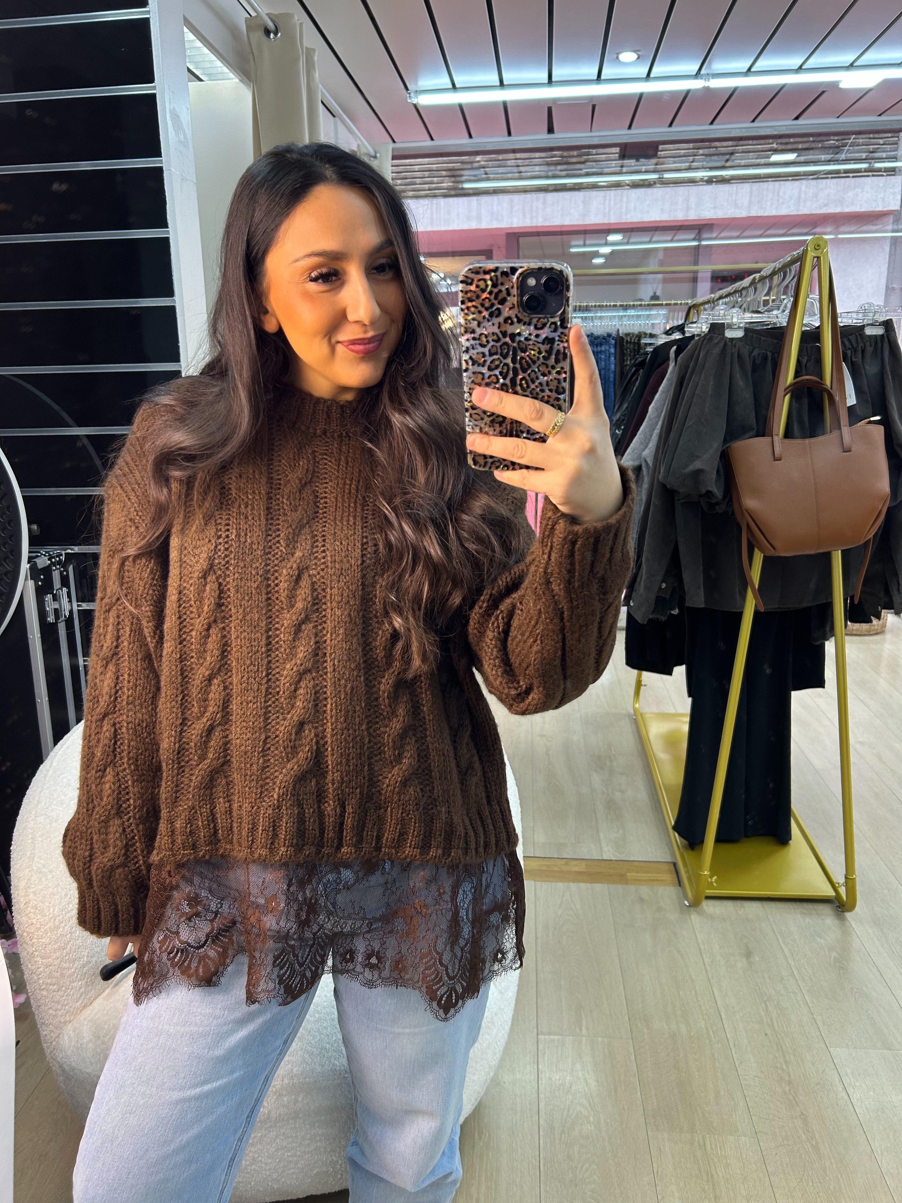 Pull dentelle integré